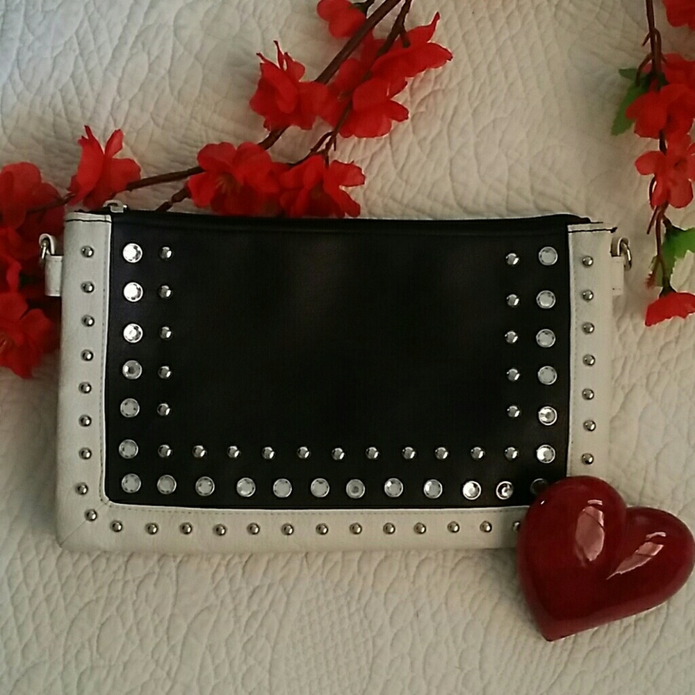 💍 HOST PICK 💍 Faux Leather Crossbody